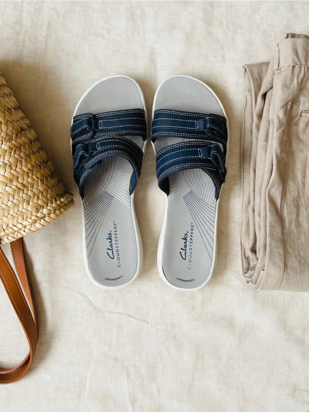 Clarks Cloudsteppers CushionSoft Breeze Sea Navy Double Strap Slide Sandal US 7